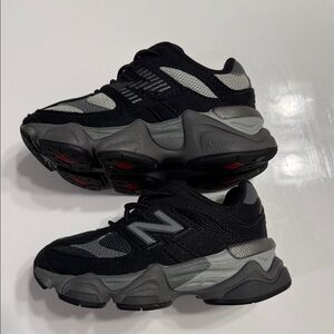 New Balance Kids Black and Gray Chunky Running Shoes